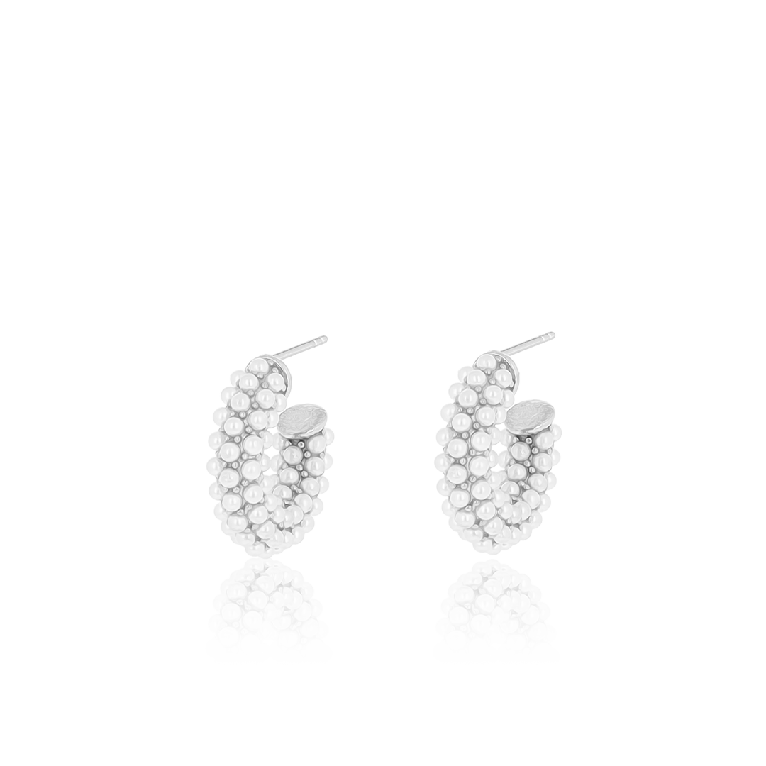 Silver coloured earrings with pearl