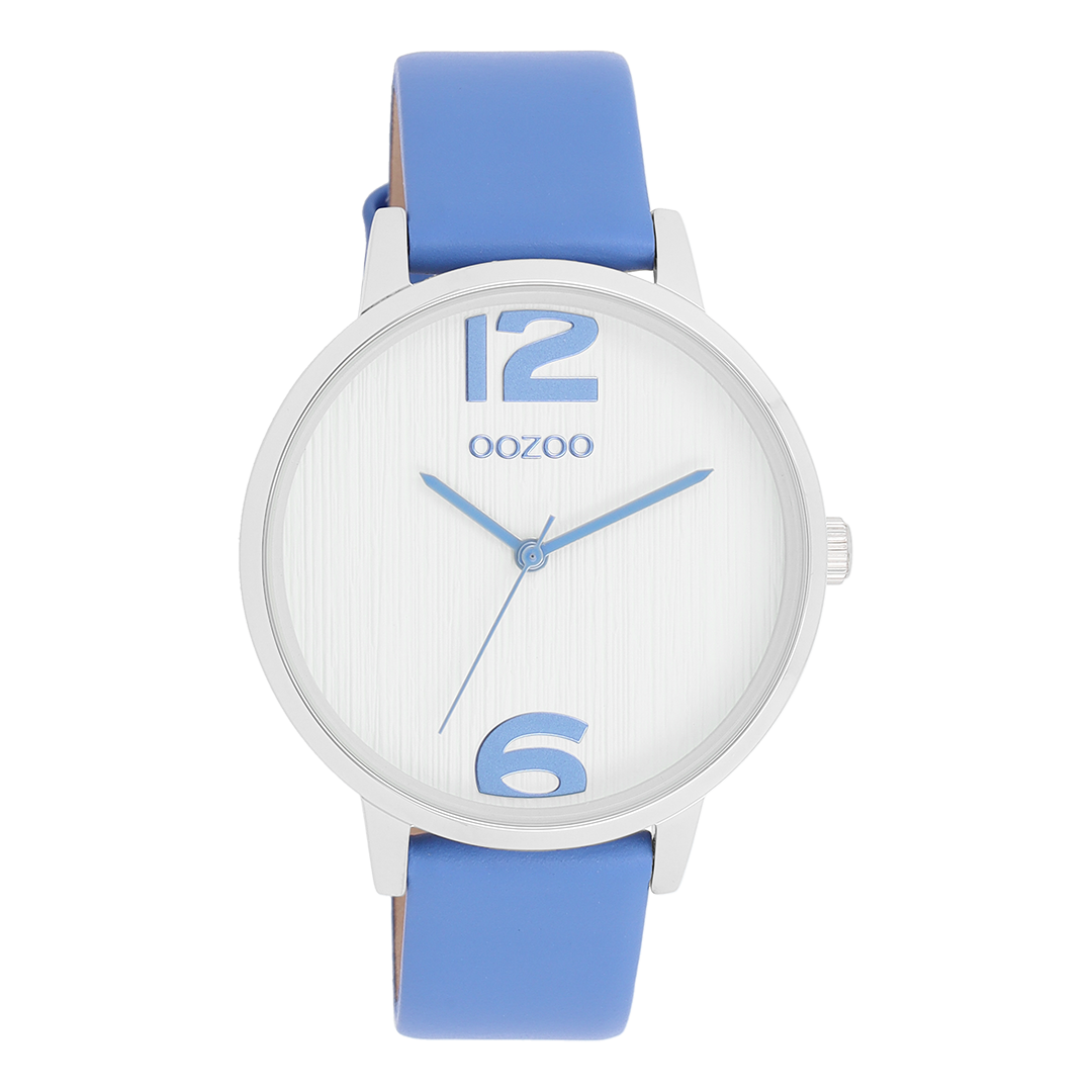 OOZOO Montre en couleur argent avec bracelet en cuir en bleu minéral - C11235